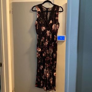 Black sleeveless floral print pantsuit w/pockets